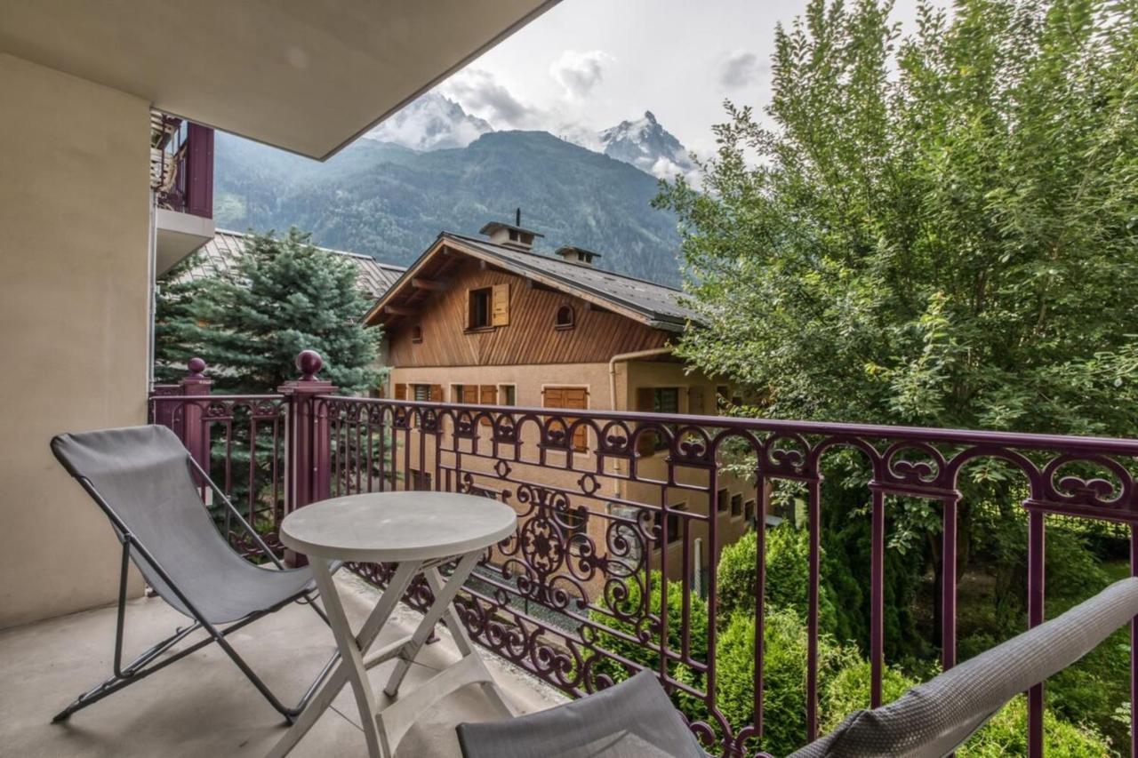 Villa Vallet- Newly Renovated 2 Bedroom Nestled Just Off The Main Street Chamonix Buitenkant foto