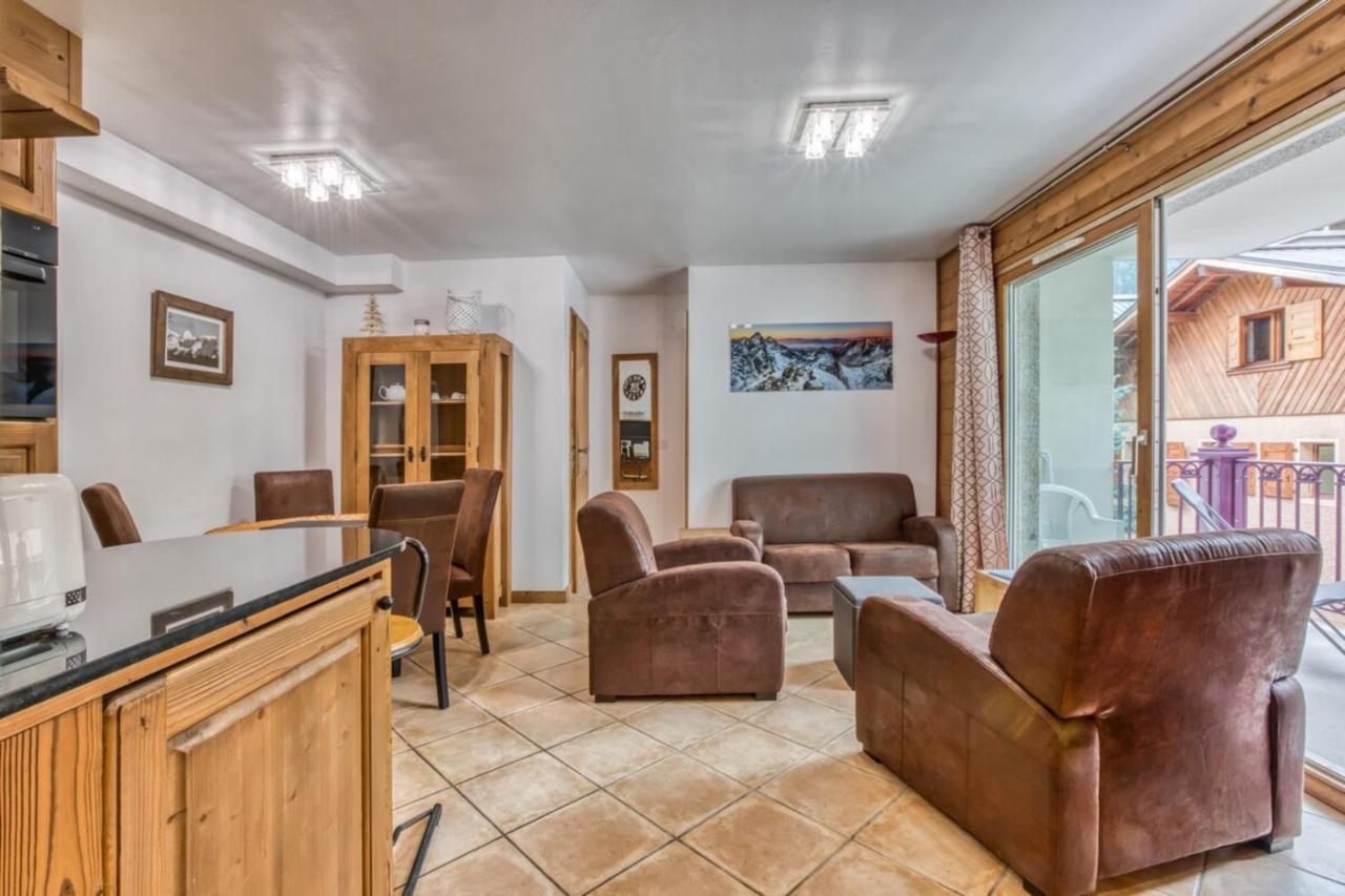 Villa Vallet- Newly Renovated 2 Bedroom Nestled Just Off The Main Street Chamonix Buitenkant foto