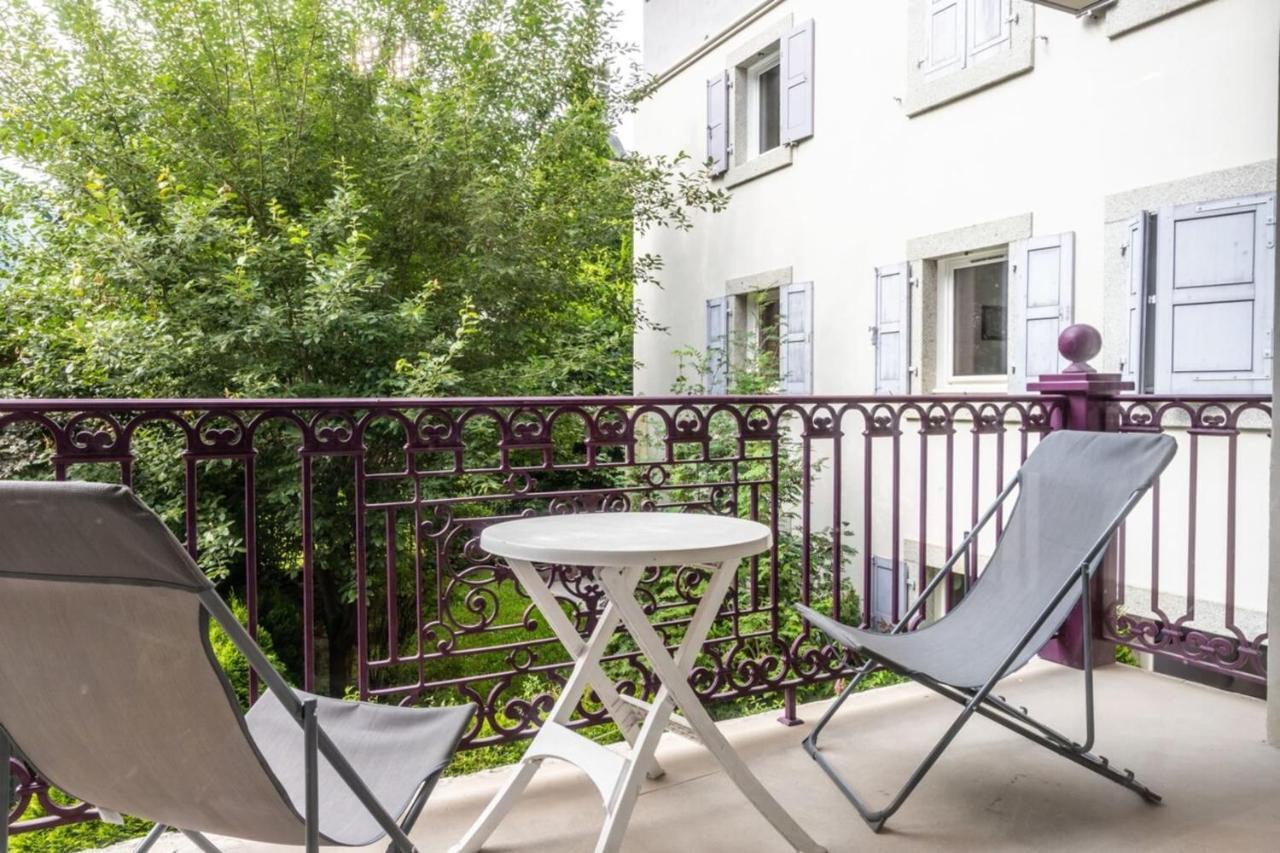 Villa Vallet- Newly Renovated 2 Bedroom Nestled Just Off The Main Street Chamonix Buitenkant foto
